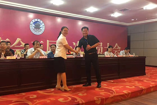 赣州市虔州商会第二届第一次会员大会——乐玩(中国)集团董事长饶荣华担任商会会长 
